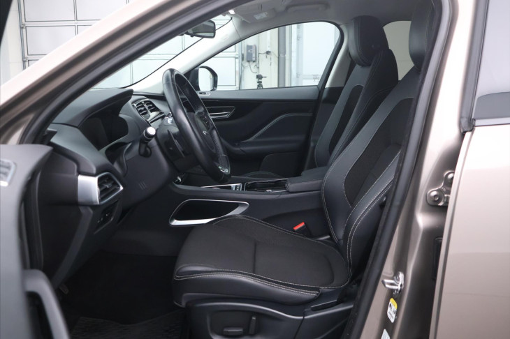 Jaguar F-Pace 3,0 221kW 30d 4x4 Aut. CZ