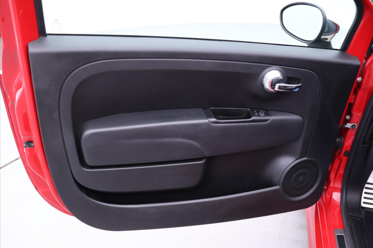 Abarth 500 1,4 Turbo 99kW Cabrio Akrapovič