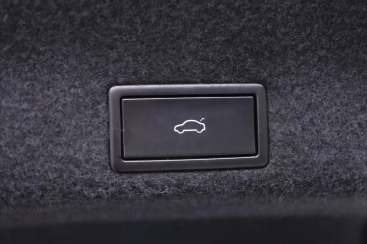 Volkswagen Passat 2,0 TDI 140kW DSG CZ R-line