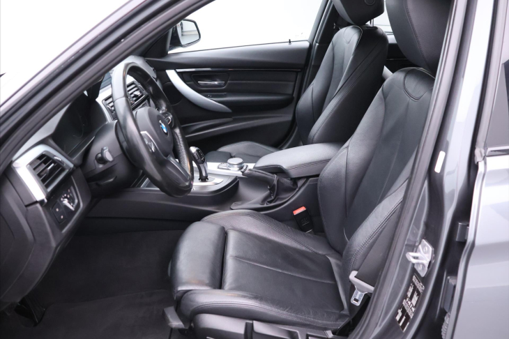 BMW Řada 3 1,5 318i Aut. M-Sport Shadow
