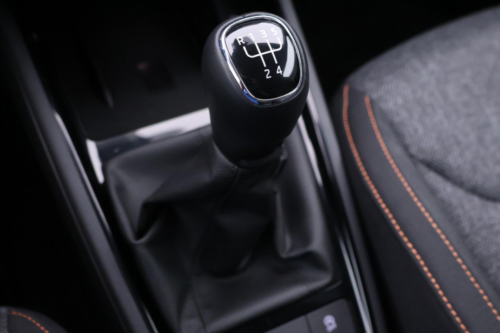 Škoda Kamiq 1,0 TSI Clever Virtual Navi DPH