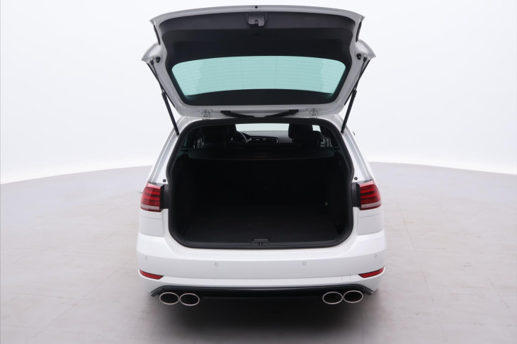 Volkswagen Golf 2,0 TSI 221kW R 4x4 DynAudio