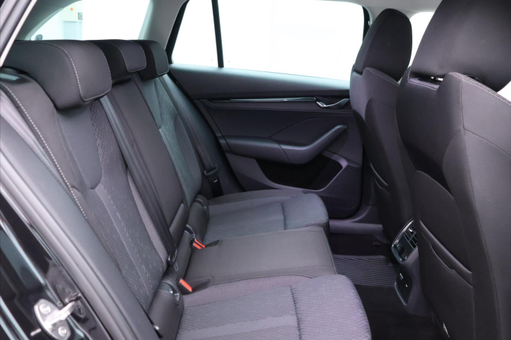 Škoda Octavia 2,0 TDI DSG Clever Matrix DPH