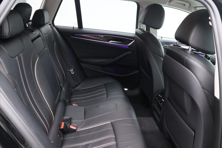 BMW Řada 5 2,0 520d Aut 140kW Luxury Line