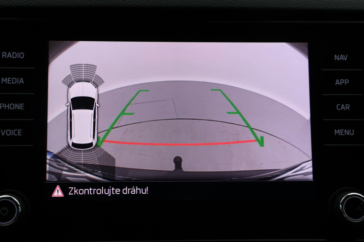 Škoda Karoq 1,6 TDI 85kW DSG Ambition CZ DPH