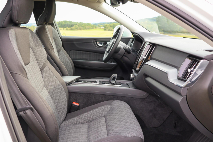 Volvo XC60 2,0 B5 183kW AWD Summum DPH