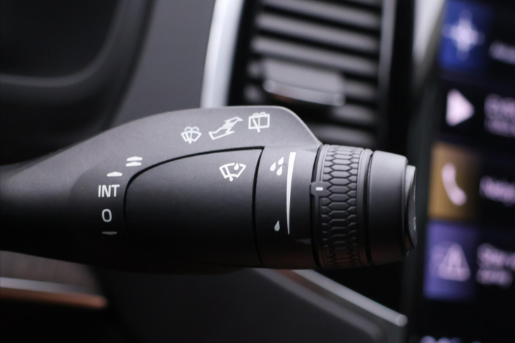 Volvo XC90 2,0 B5 AWD 173kW 1.Maj DPH CZ