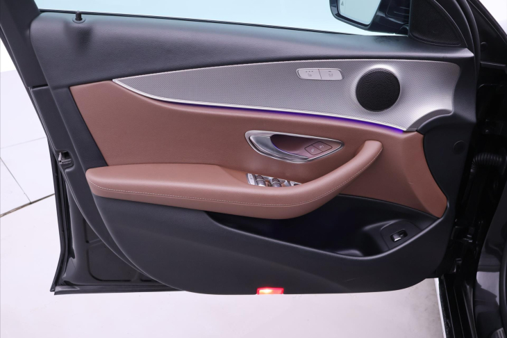 Mercedes-Benz Třídy E 2,0 220d 143kW Aut. CZ