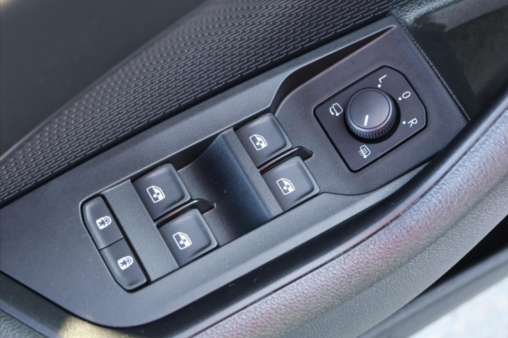 Škoda Octavia 1,0 TSI 81kW Sport Virtual LED