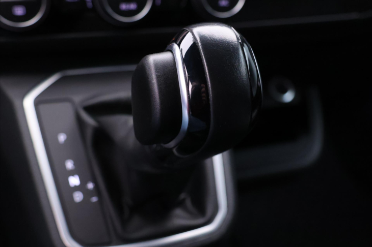 Volkswagen Multivan 2,0 TDI 146kW Highline 4MOT DSG CZ