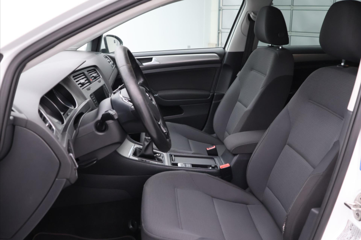 Volkswagen Golf 1,4 TSI 90kW Comfortline CZ