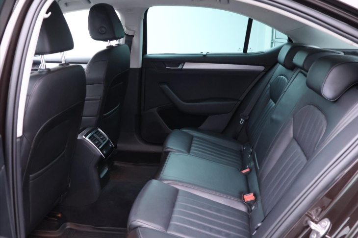 Škoda Superb 2,0 TDI 110kW DSG Style Plus