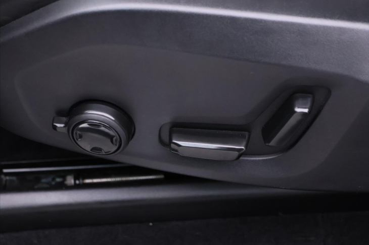 Volvo XC90 2,0 L 173kW D5 R-Design AWD DPH