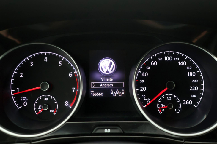 Volkswagen Touran 1,8 TSI 132kW DSG R-Line 7míst