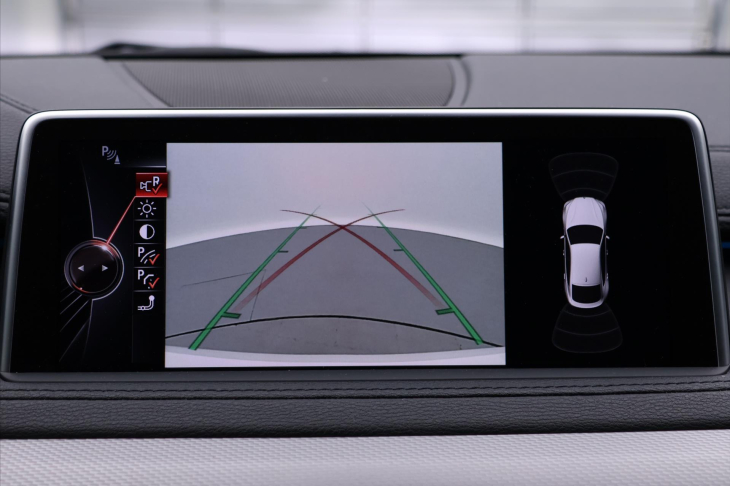 BMW X6 3,0 M50d xDrive 280kW CZ