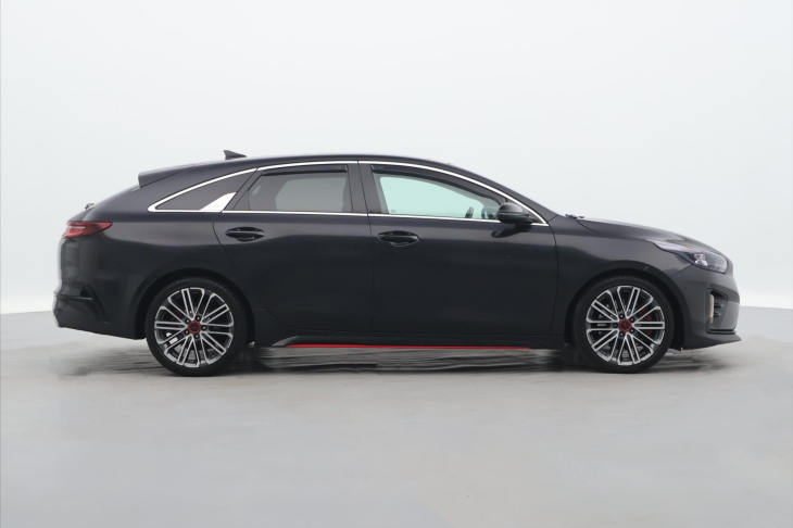 Kia Ceed 1,6 T-GDI 150kW DCT CZ GT