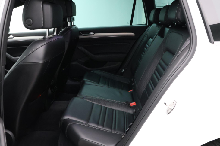 Volkswagen Passat 2.0 TDI 110kW DSG LED Kůže CZ
