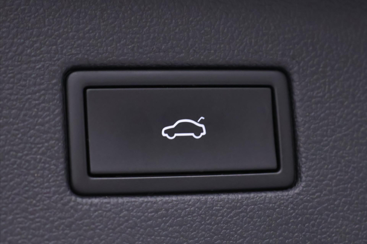 Volkswagen Tiguan Allspace 2,0 TSI DSG 4M R-Line 7Míst DPH