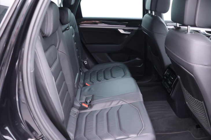 Volkswagen Touareg 3,0 TDI 210kW R-Line Tiptronic CZ DPH