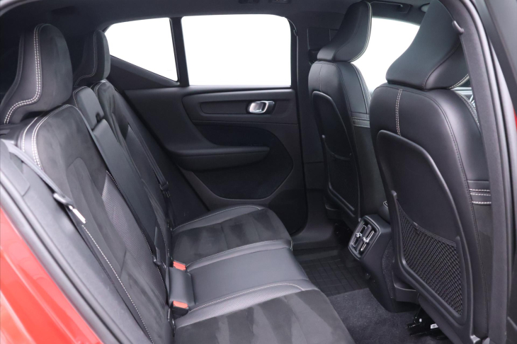 Volvo XC40 2,0 182KW R-DESIGN Kamera DPH