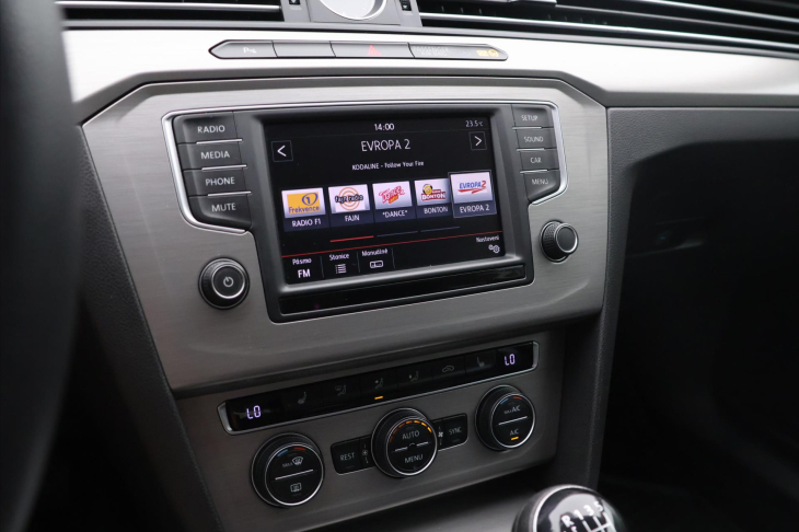 Volkswagen Passat Variant 2,0 TDI 110kW Highline Klima