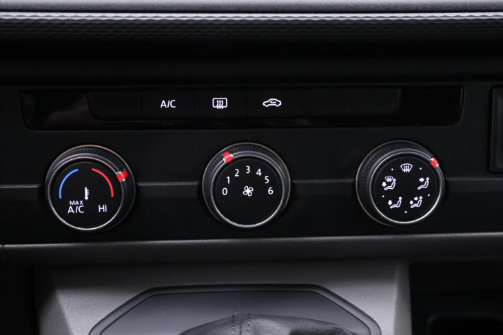 Volkswagen Transporter 2,0 TDI 110kW DSG 9-Míst DPH