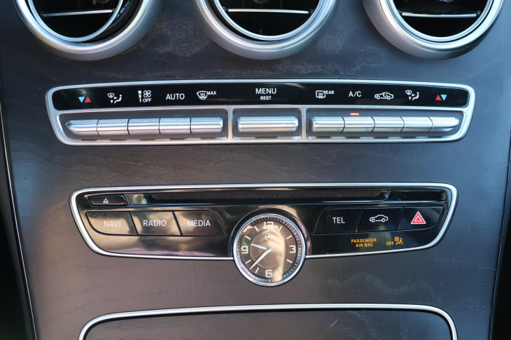 Mercedes-Benz Třídy C 2,0 200 T AMG LED Navi Kůže