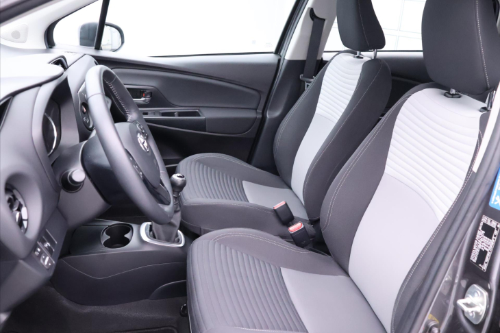 Toyota Yaris 1,5 VVT-i 82kW Aut.klima 1.Maj