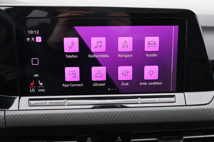 Volkswagen Golf 2,0 TDI DSG R-line Virtual DPH