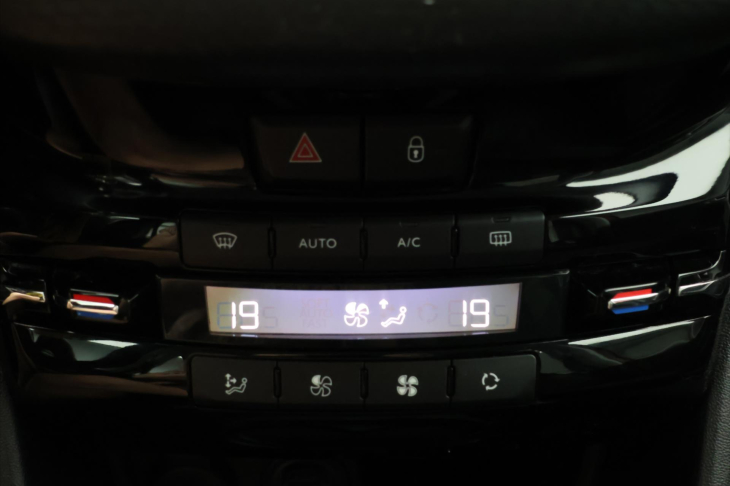 Peugeot 2008 1,2 PureTech 60kW CZ Active