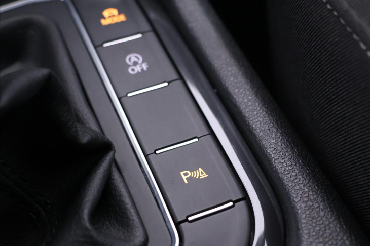 Volkswagen Tiguan 1,5 TSi 110kW DSG Highline CZ