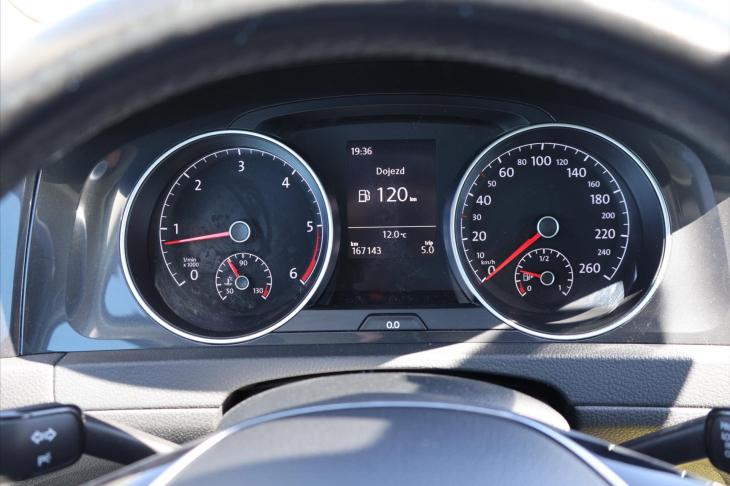 Volkswagen Golf 1,6 TDI LED DPH 1.Maj. Tažné