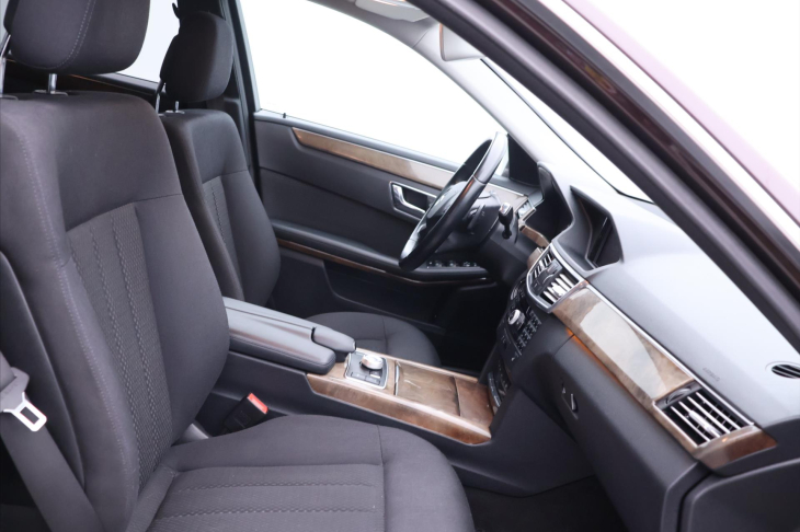 Mercedes-Benz Třídy E 3,5 350CGI 215kW CZ Elegance