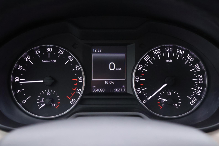 Škoda Octavia 1,6 TDI Elegance DPH CZ