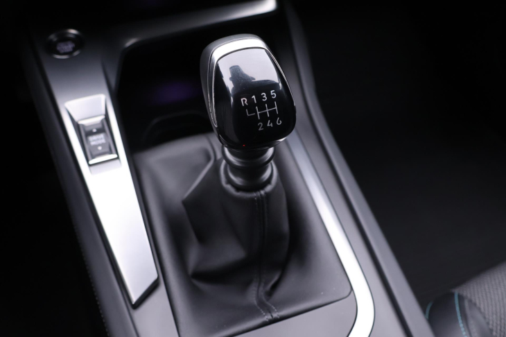 Peugeot 308 1,2 PT 96kW CZ Allure LED DPH