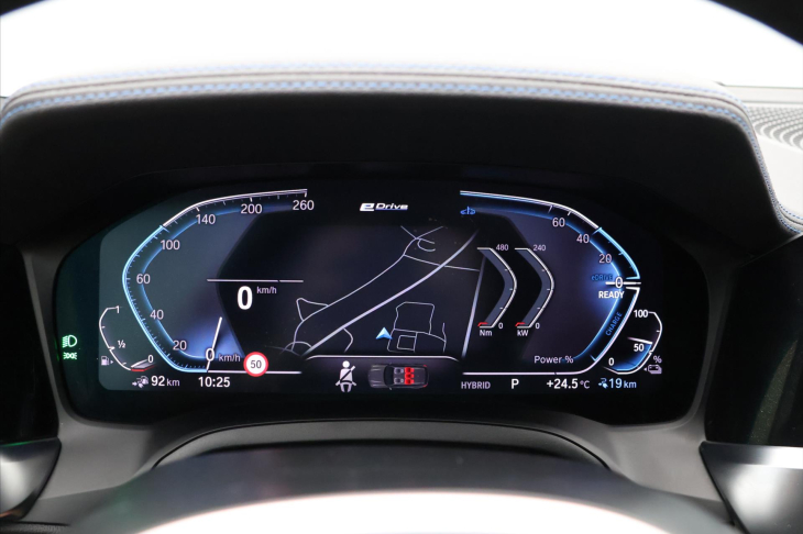 BMW Řada 3 2,0 330e xDrive M-Paket Laser