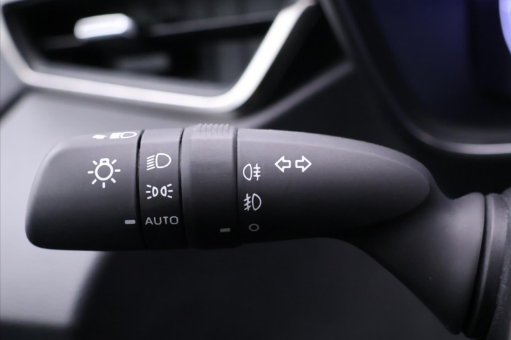 Toyota Corolla 2,0 HEV CZ Executive Sport DPH