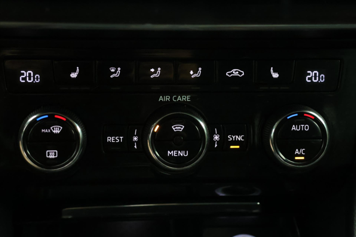 Škoda Superb 2,0 TDI 140kW CZ Style Kůže