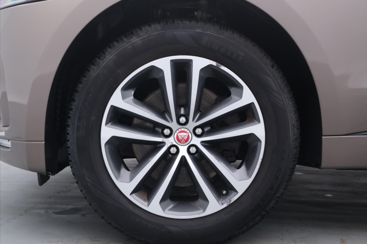 Jaguar F-Pace 3,0 221kW 30d 4x4 Aut. CZ