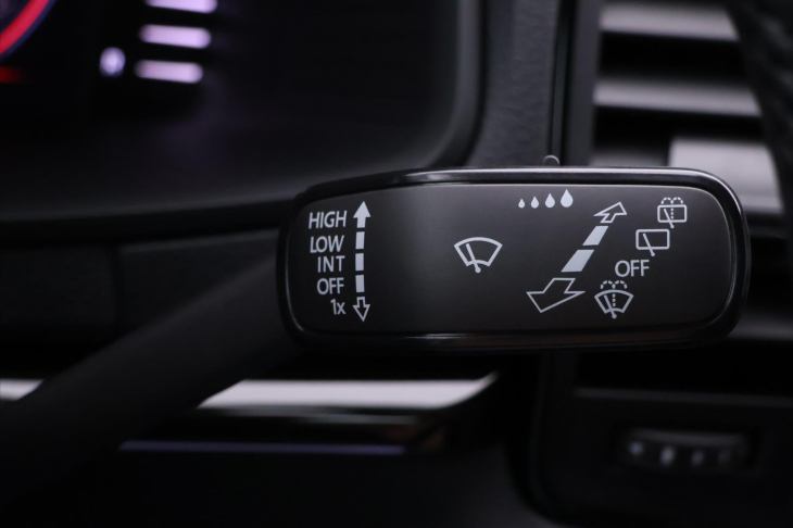 Škoda Karoq 2,0 TDI 4x4 DSG Sportline CZ