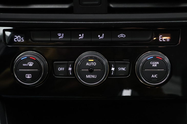 Volkswagen Bora E-Bora 100kW Automat