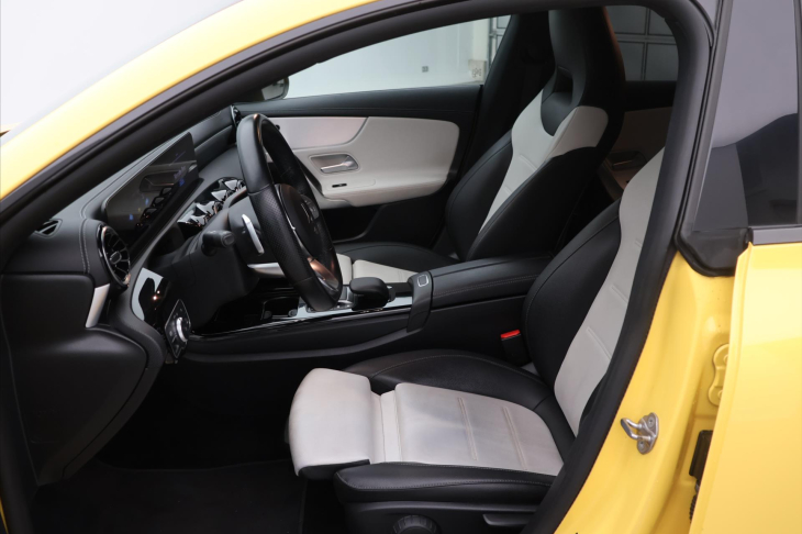 Mercedes-Benz CLA 2,0 250 165kW AMG-paket CZ