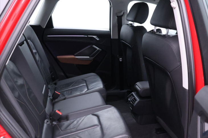 Audi Q3 2,0 TDI 110kW Advanced CZ DPH