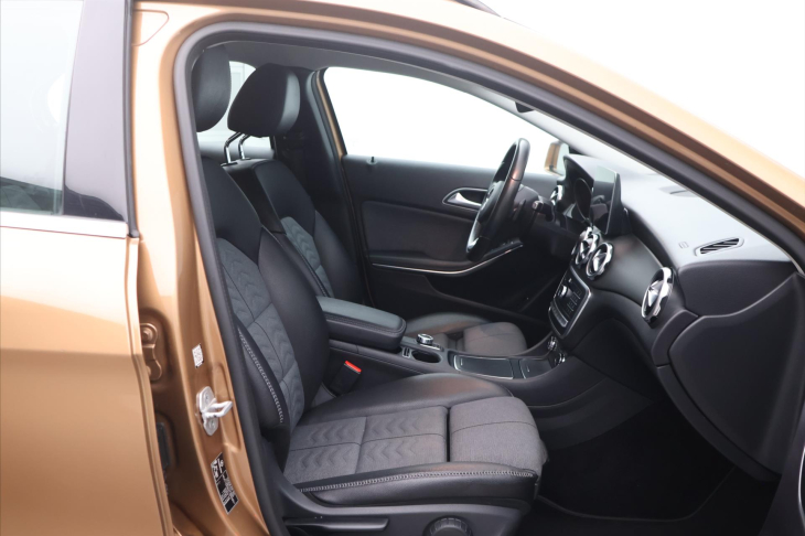 Mercedes-Benz GLA 2,1 200d 100kW 4Matic CZ DPH