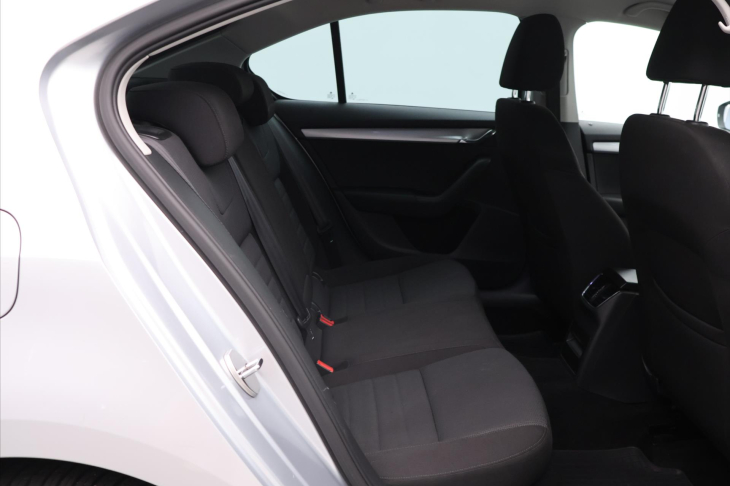 Škoda Octavia 1.8 TSI 132kW DSG Elegance CZ