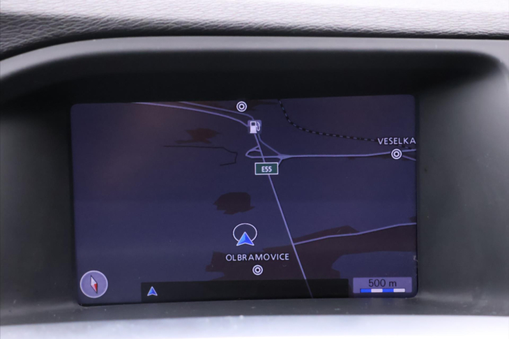 Volvo V60 2,4 D4 V5 120kW AWD R-design