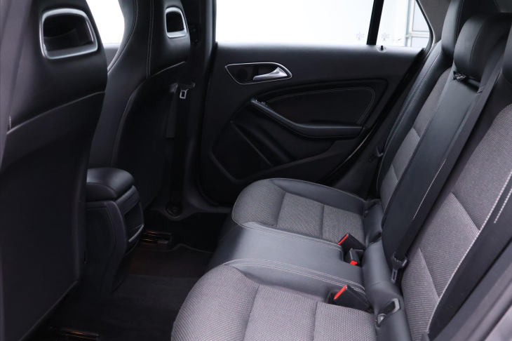 Mercedes-Benz CLA 2.1 200CDi 100kW Aut. Xenon