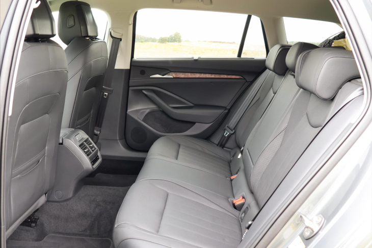 Škoda Superb 2,0 TDI DSG Laurin&Klement DPH