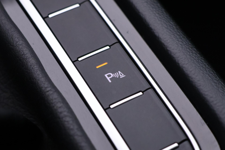 Volkswagen Passat 2,0 TDI DSG Business Panorama