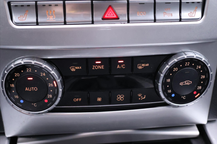 Mercedes-Benz Třídy C 2,1 220CDI 125kW Aut.klima Xenon